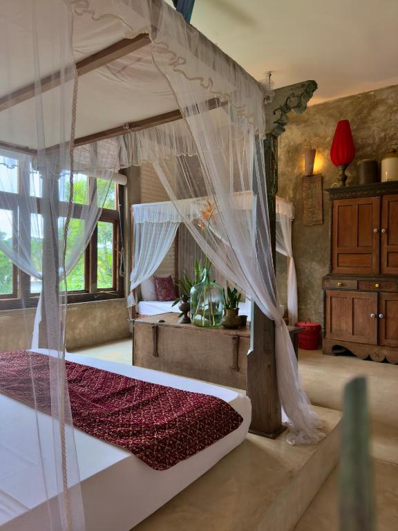 Triple Room · Garden View