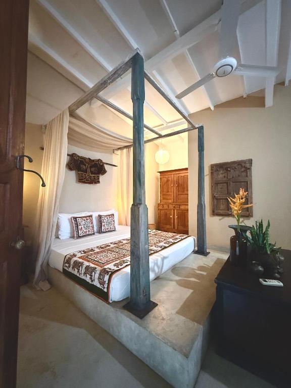 Triple Room · Pool View